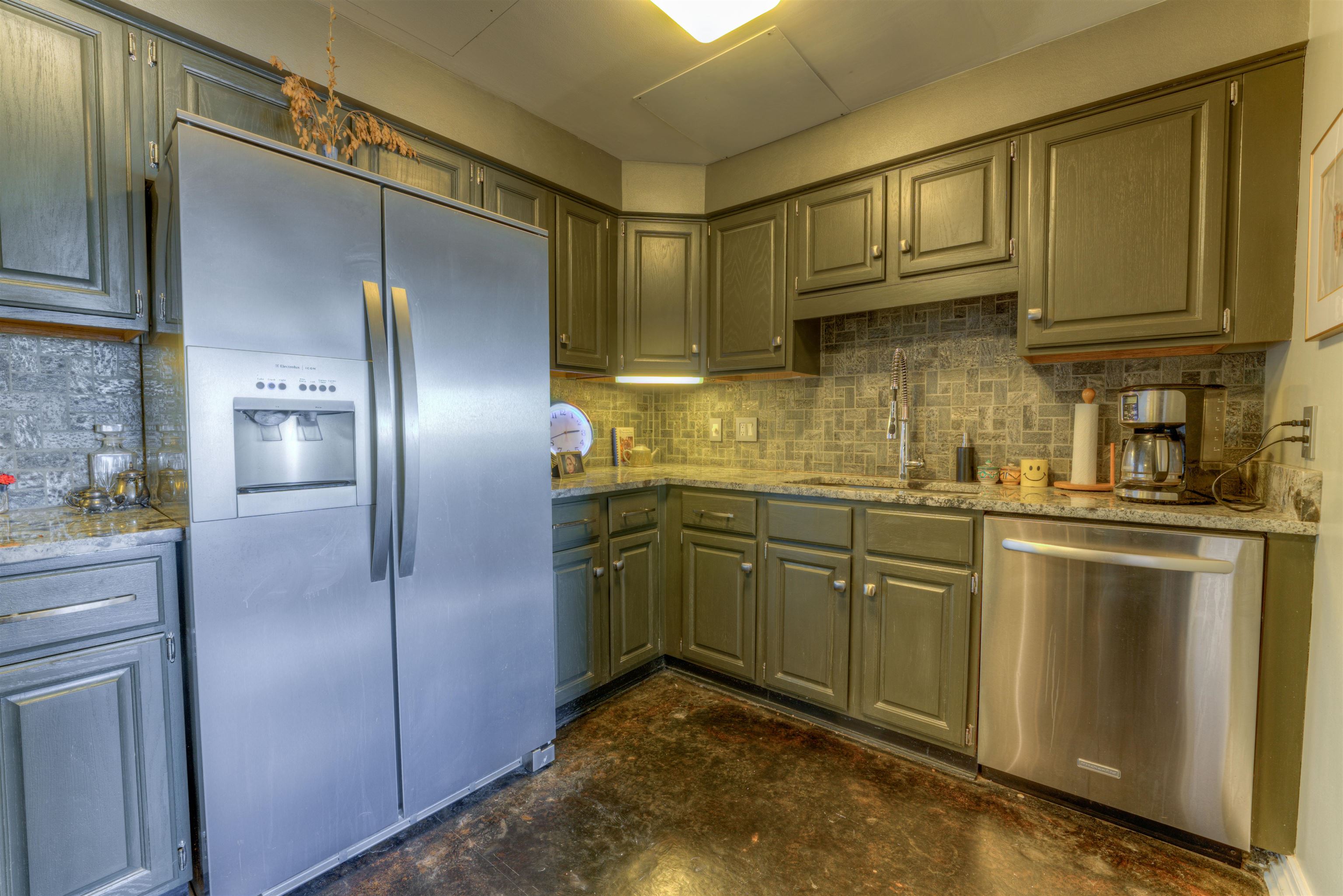 655 Riverside Drive, Unit 405B Memphis, TN 38103 - Photo 26 of 40