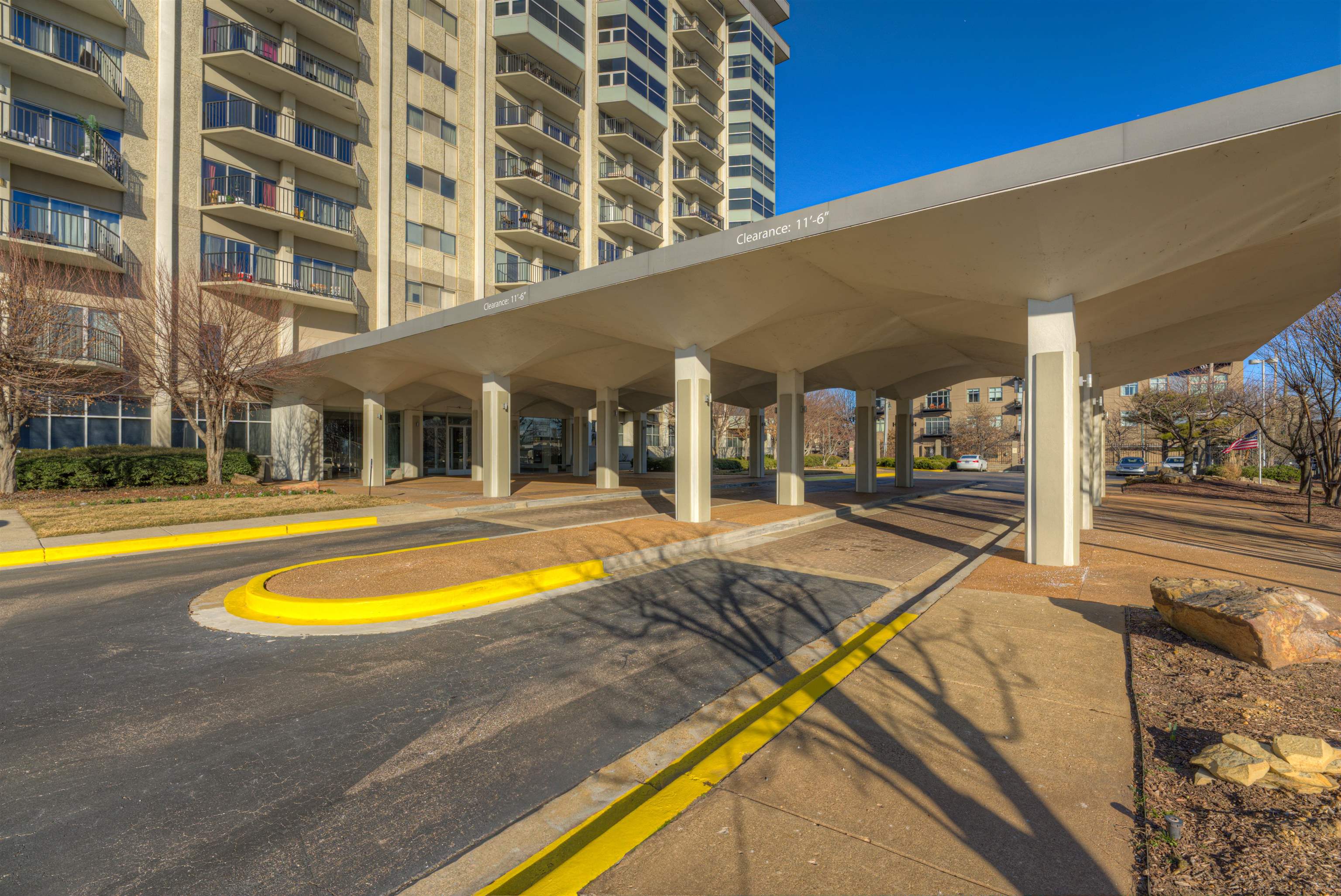 655 Riverside Drive, Unit 405B Memphis, TN 38103 - Photo 3 of 40