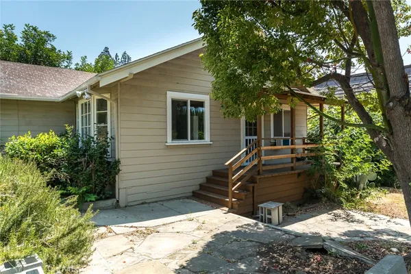 $3,190 | 316 West Kenneth Road, Glendale, CA 91202