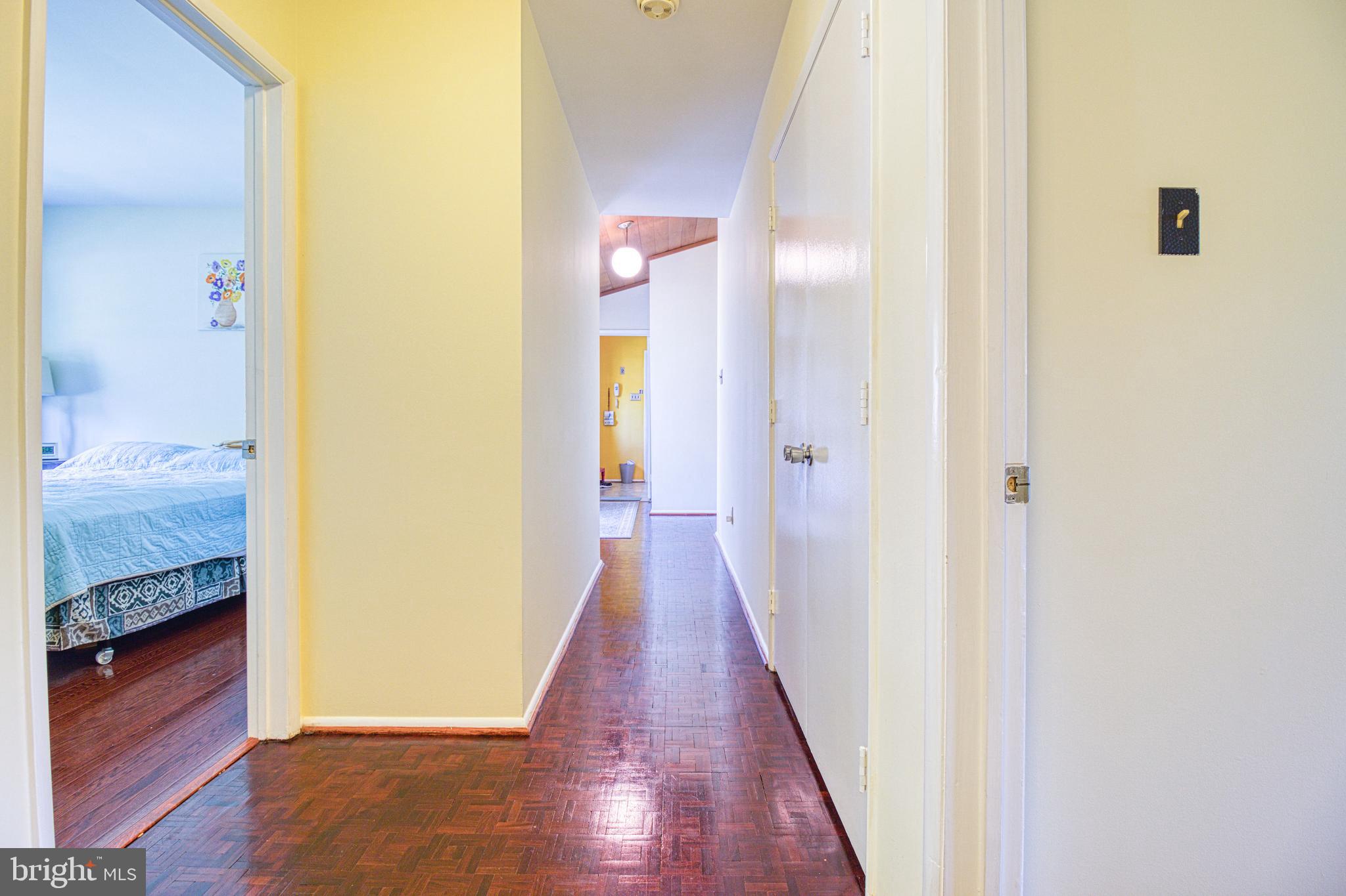 8811 Burbank Road Annandale, VA 22003 - Photo 18 of 28 Gallery Image 18