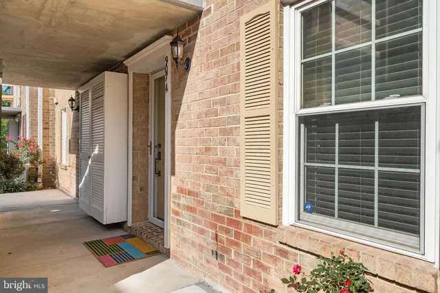 $539,999 | 907 South Rolfe Street, Unit 1A, Arlington, VA 22204