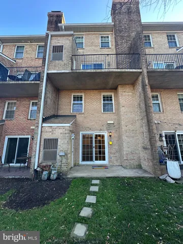 $539,999 | 907 South Rolfe Street, Unit 1A, Arlington, VA 22204