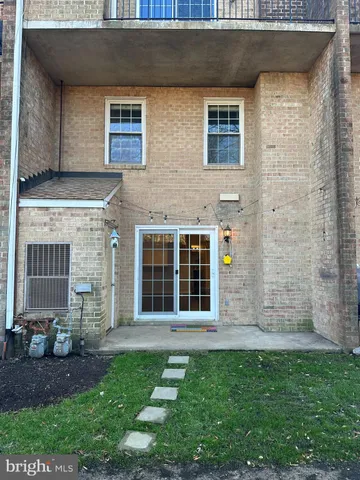 $539,999 | 907 South Rolfe Street, Unit 1A, Arlington, VA 22204