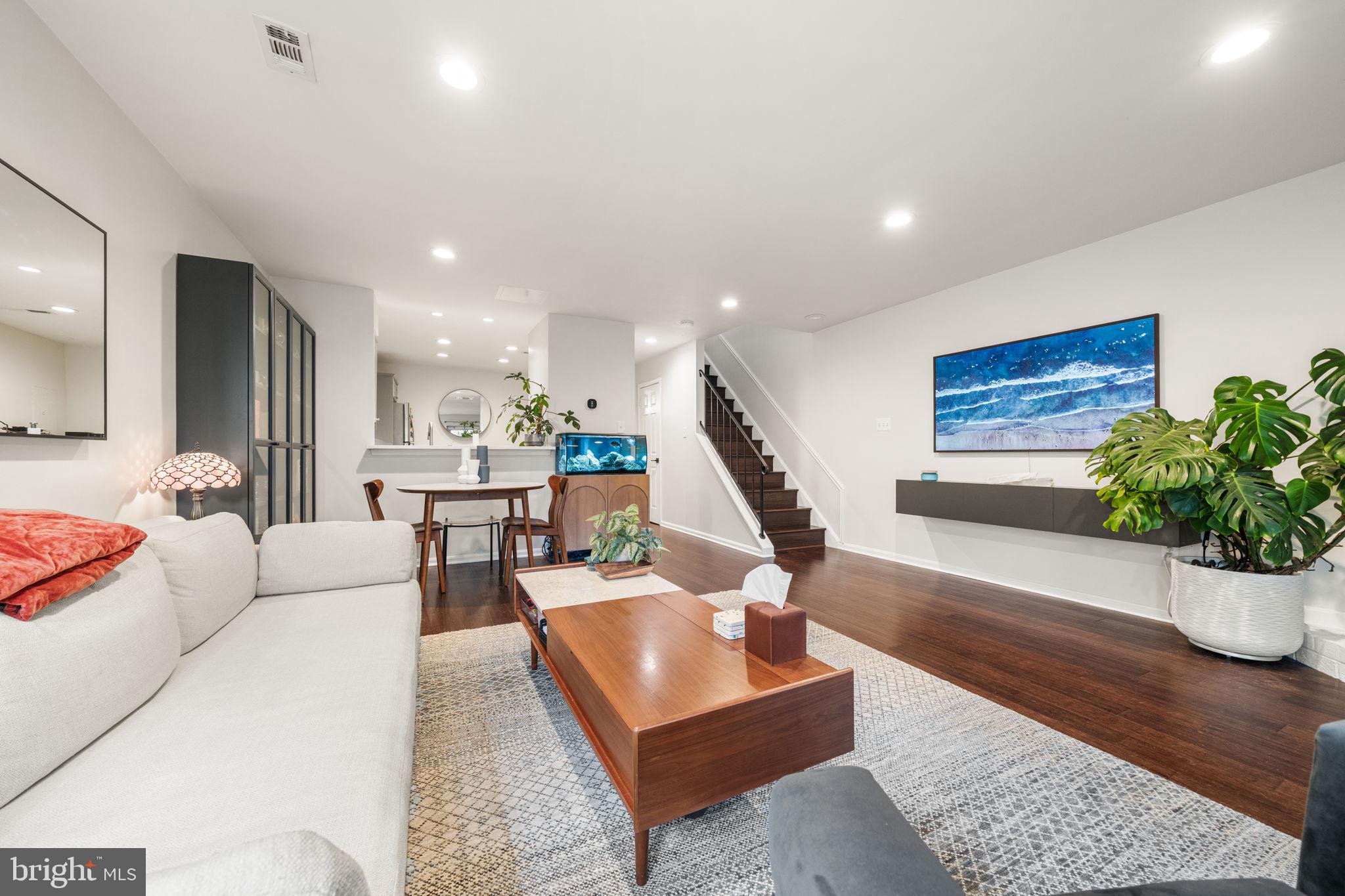 907 South Rolfe Street, Unit 1A Arlington, VA 22204 - Photo 6 of 36