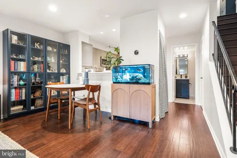 $549,999 | 907 South Rolfe Street, Unit 1A, Arlington, VA 22204