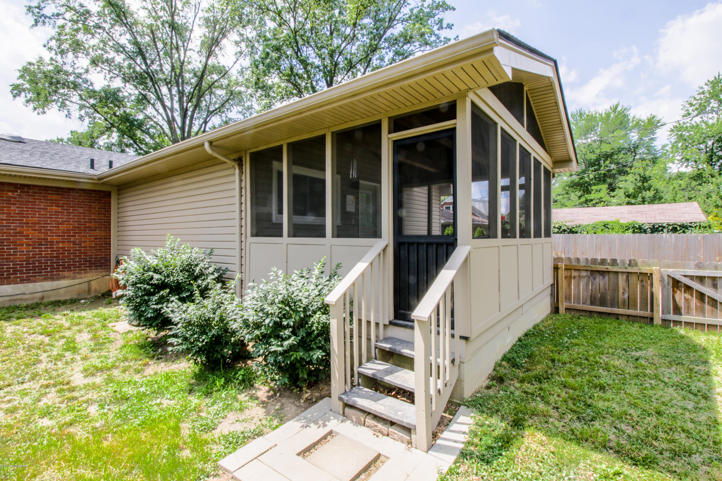 4613 Tween Road Louisville, KY 40207 - Photo 32 of 35 13