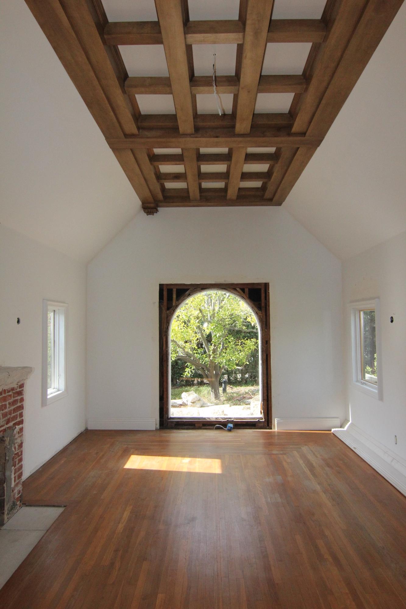 2840 Serena Road Santa Barbara, CA 93105 - Photo 3 of 21 Living Room With 12' Custom Ceiling