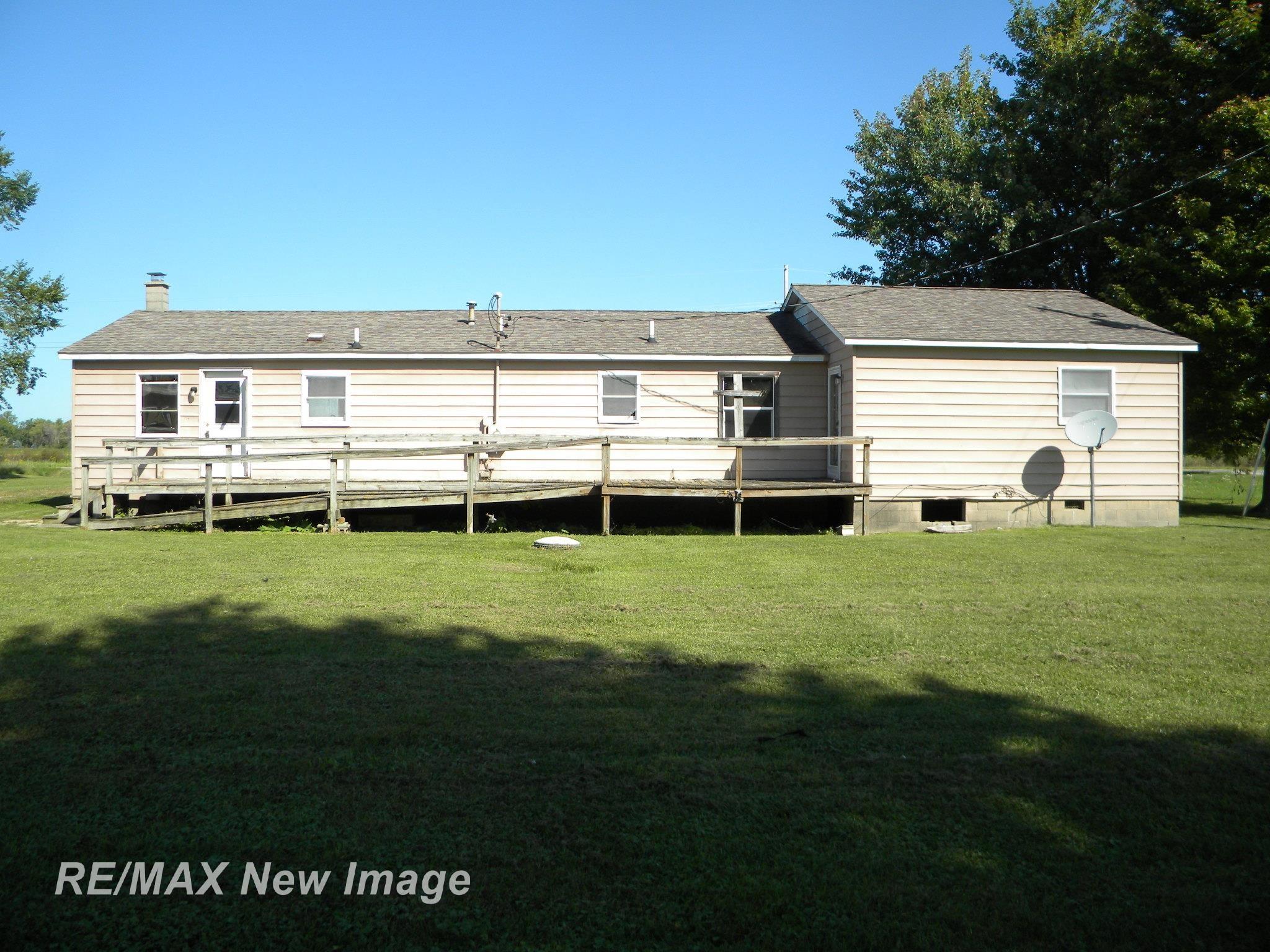 266 East Henderson Road Owosso, MI 48867 - Photo 18 of 20 50125339-17.JPG