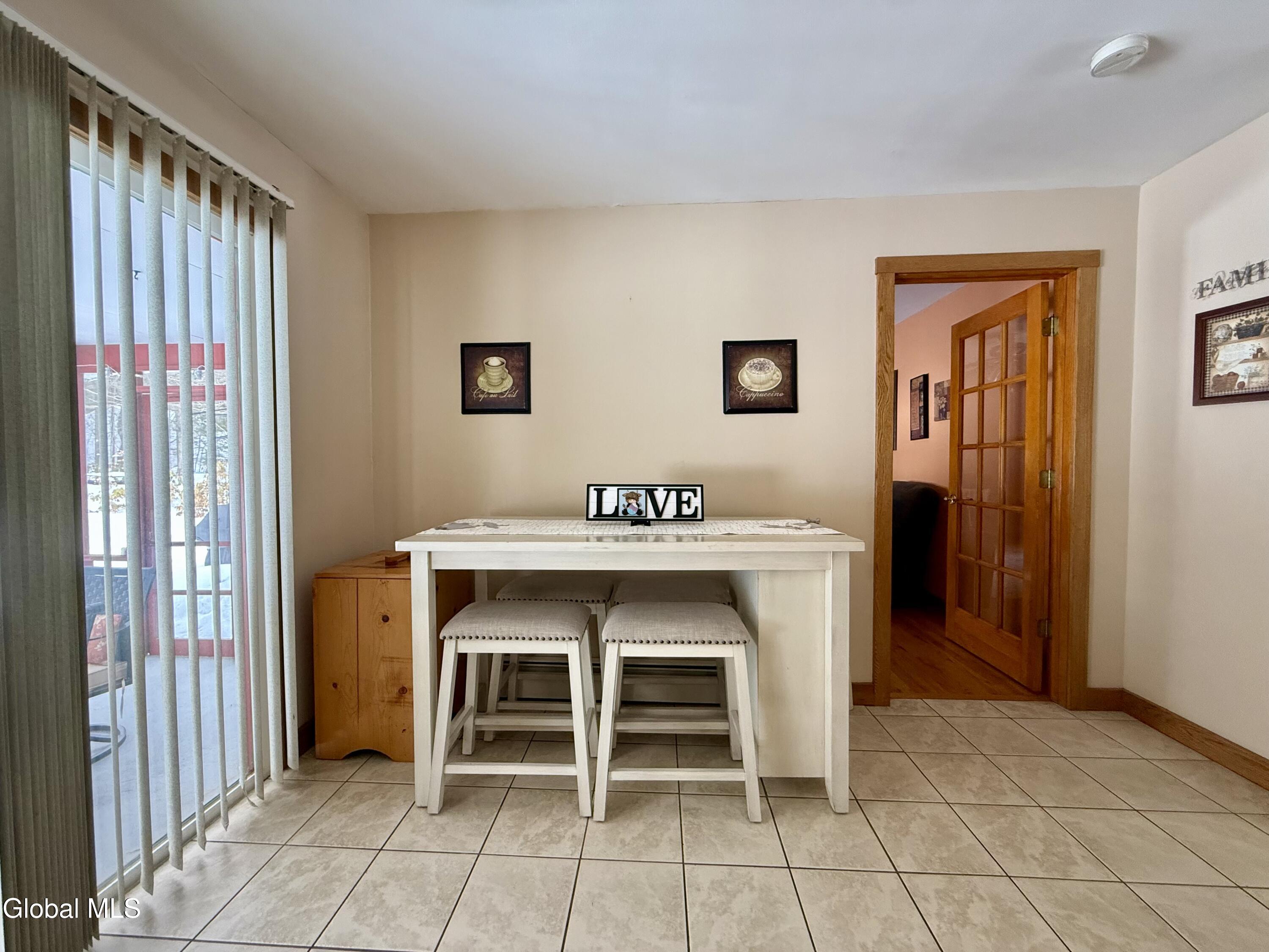 22 Whippoorwill Road Queensbury, NY 12804 - Photo 7 of 32 IMG_3510