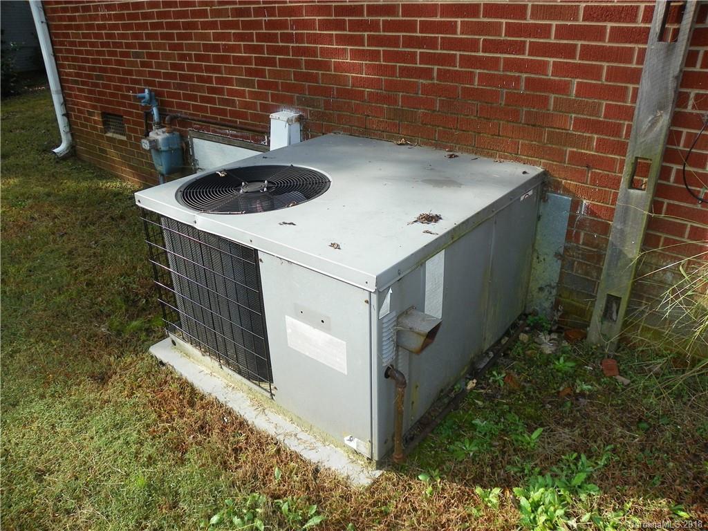6437 Morehead Road Harrisburg, NC 28075 - Photo 3 of 16 Gallery Image 3
