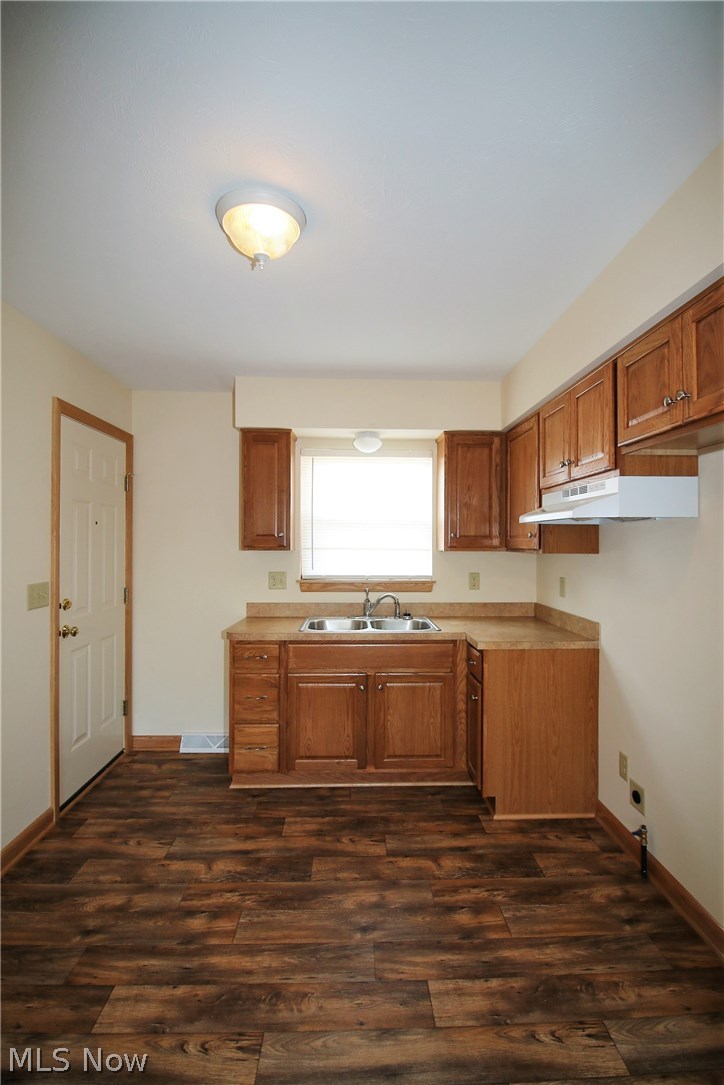 596-598 Gibbs Road Ellet, OH 44312 - Photo 5 of 12