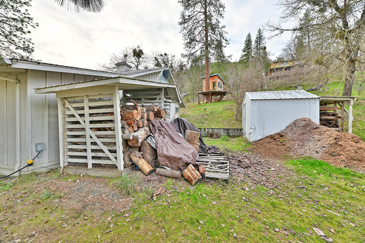 800 Messinger Road Williams, OR 97544 - Photo 37 of 51 37