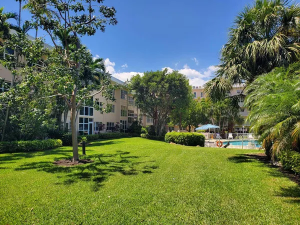 $410,000 | 1481 South Ocean Boulevard, Unit 412, Pompano Beach, FL 33062