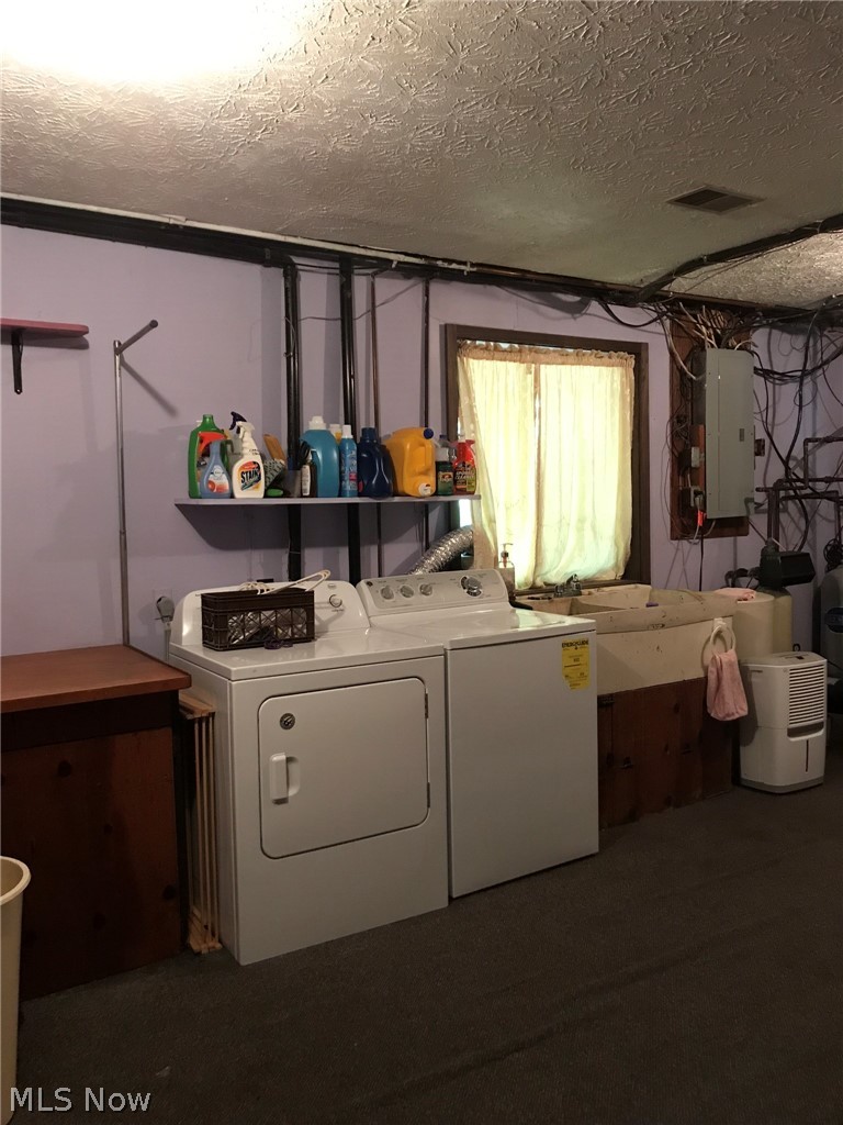3261 Biltz Road Kent, OH 44240 - Photo 17 of 28 Laundry room