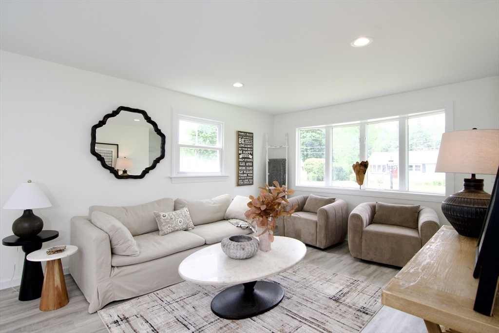 464 Poole Street Ludlow, MA 01056 - Photo 2 of 40
