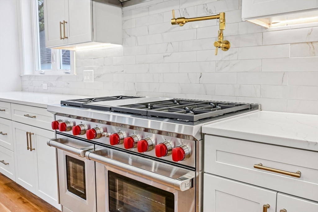 13 Parker Road Wakefield, MA 01880 - Photo 2 of 26