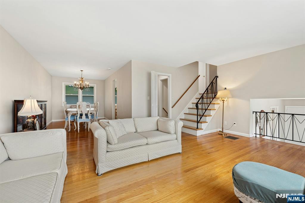 320 West Clinton Avenue Bergenfield, NJ 07621 - Photo 8 of 37
