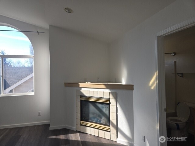 9715 26th Avenue Southwest, Unit 202 Seattle, WA 98106 - Photo 11 of 16