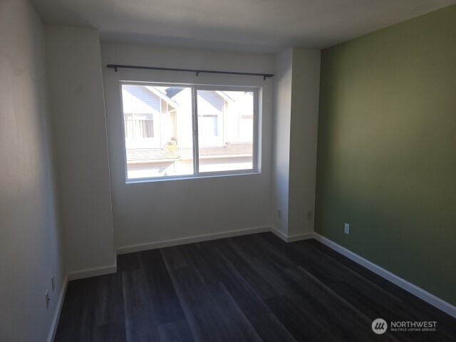 9715 26th Avenue Southwest, Unit 202 Seattle, WA 98106 - Photo 13 of 16
