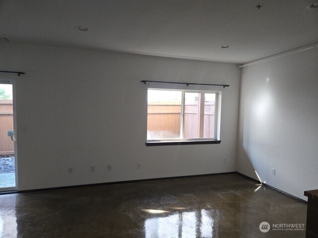 9715 26th Avenue Southwest, Unit 202 Seattle, WA 98106 - Photo 4 of 16