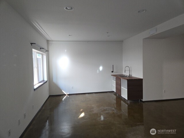 9715 26th Avenue Southwest, Unit 202 Seattle, WA 98106 - Photo 5 of 16