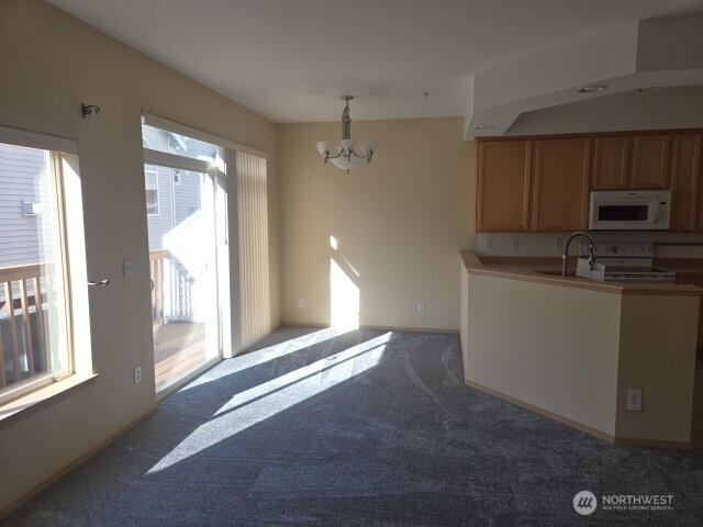 9715 26th Avenue Southwest, Unit 202 Seattle, WA 98106 - Photo 6 of 16