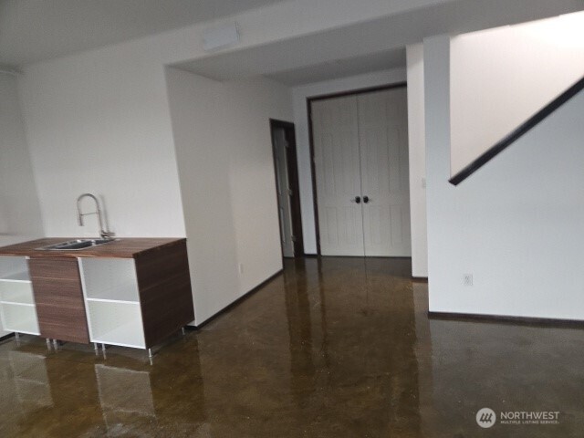 9715 26th Avenue Southwest, Unit 202 Seattle, WA 98106 - Photo 10 of 16