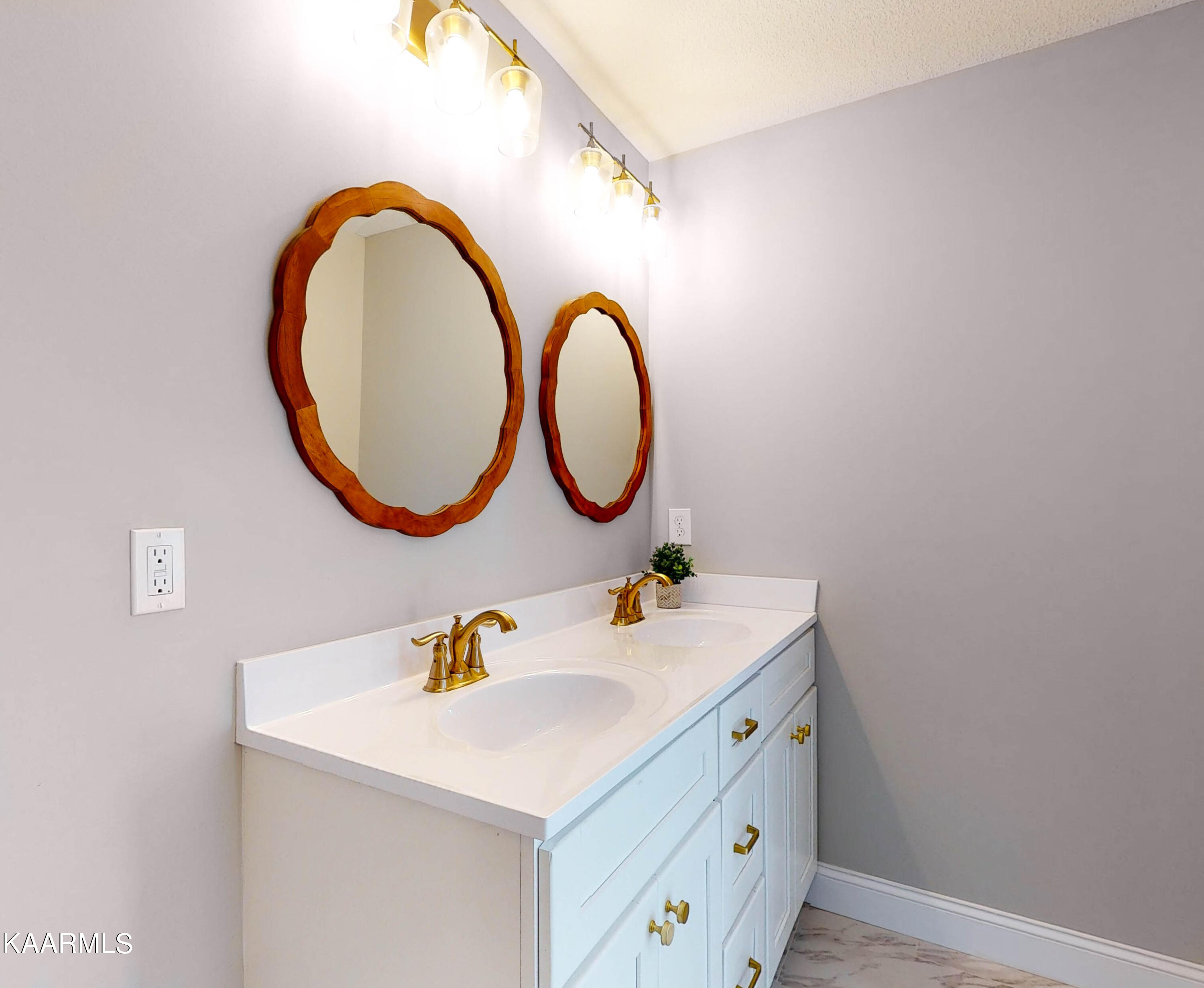 4614 Big Springs Road Friendsville, TN 37737 - Photo 23 of 31 31. Bathroom 1.1