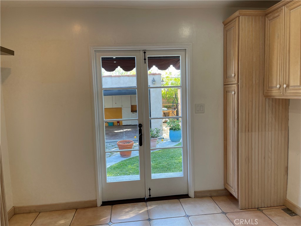 2658 San Marcos Drive Pasadena, CA 91107 - Photo 11 of 19 a view of an entryway