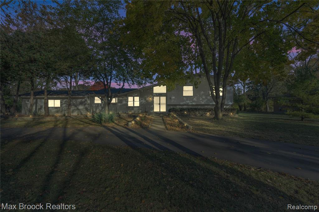 28290 Inkster Road Southfield, MI 48034 - Photo 2 of 62