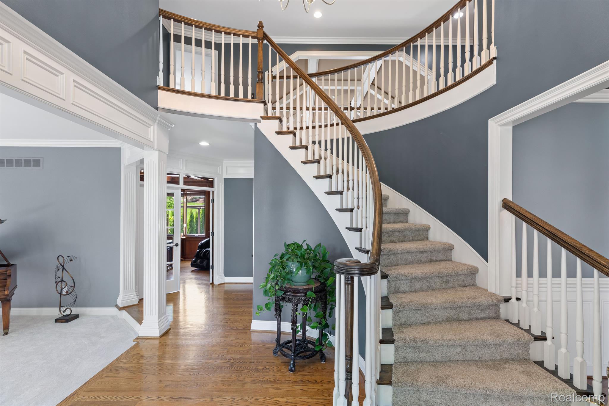 1424 Pebble Ridge Drive Rochester, MI 48307 - Photo 6 of 72 6 Foyer