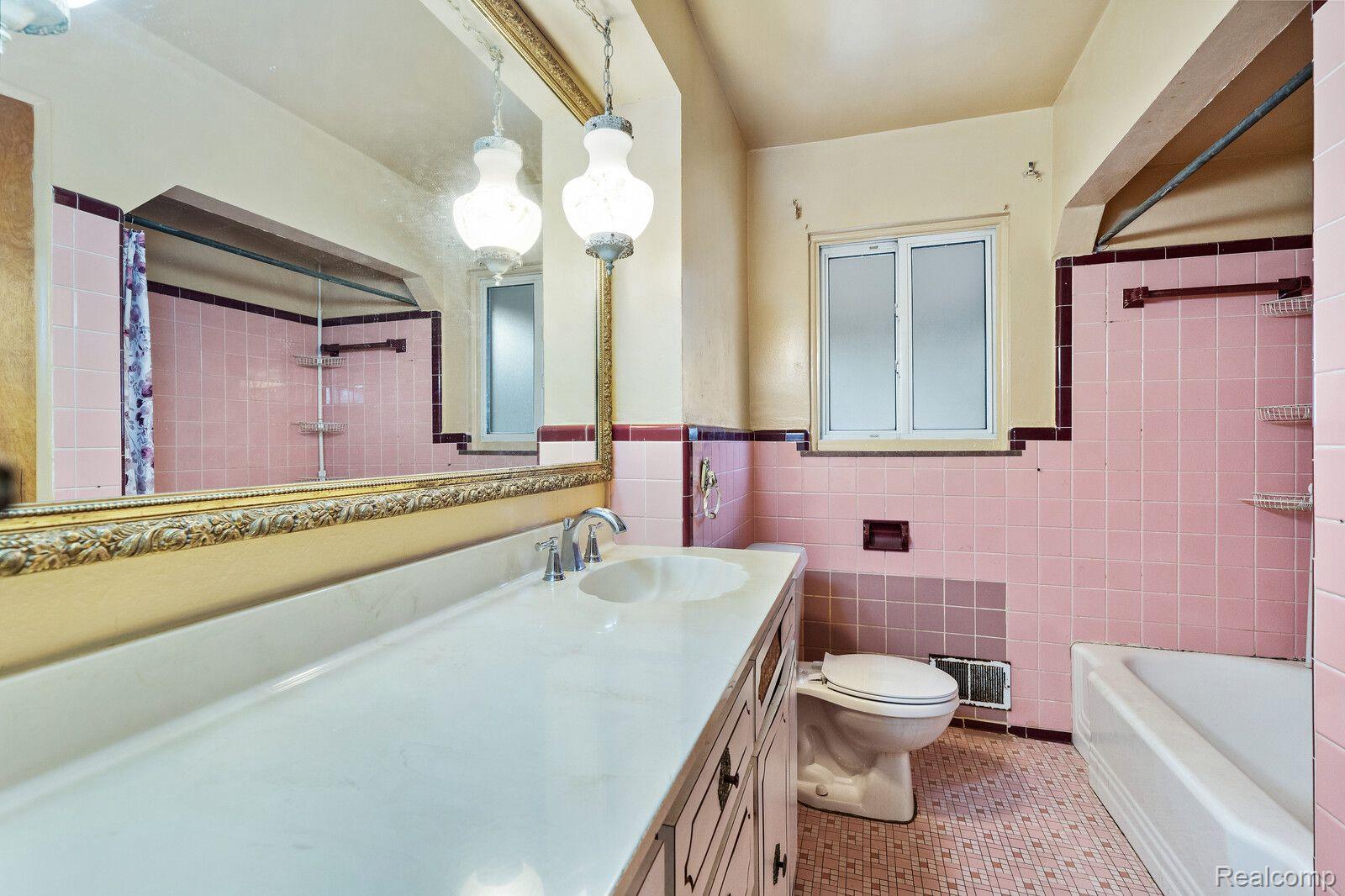 8436 Harding Street Center Line, MI 48015 - Photo 17 of 37 Gallery Image 17