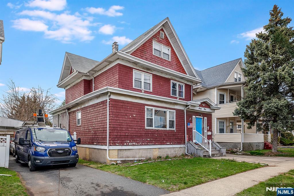 65 Marsellus Place Garfield, NJ 07026 - Photo 2 of 38