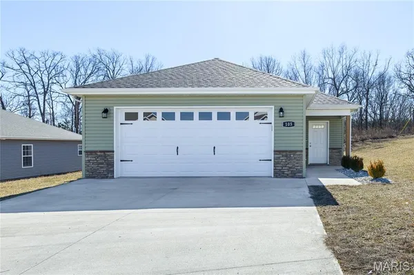 $265,900 | 105 Daniels Court, St. Robert, MO 65584