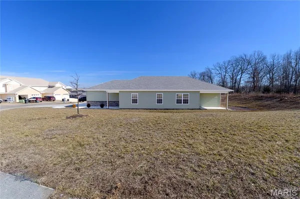 $265,900 | 105 Daniels Court, St. Robert, MO 65584