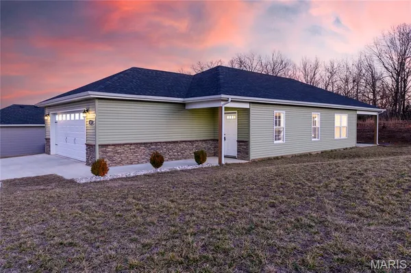 $265,900 | 105 Daniels Court, St. Robert, MO 65584