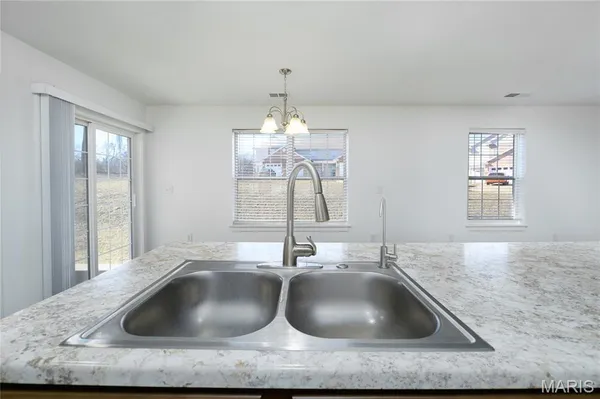 $265,900 | 105 Daniels Court, St. Robert, MO 65584