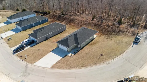 $265,900 | 105 Daniels Court, St. Robert, MO 65584