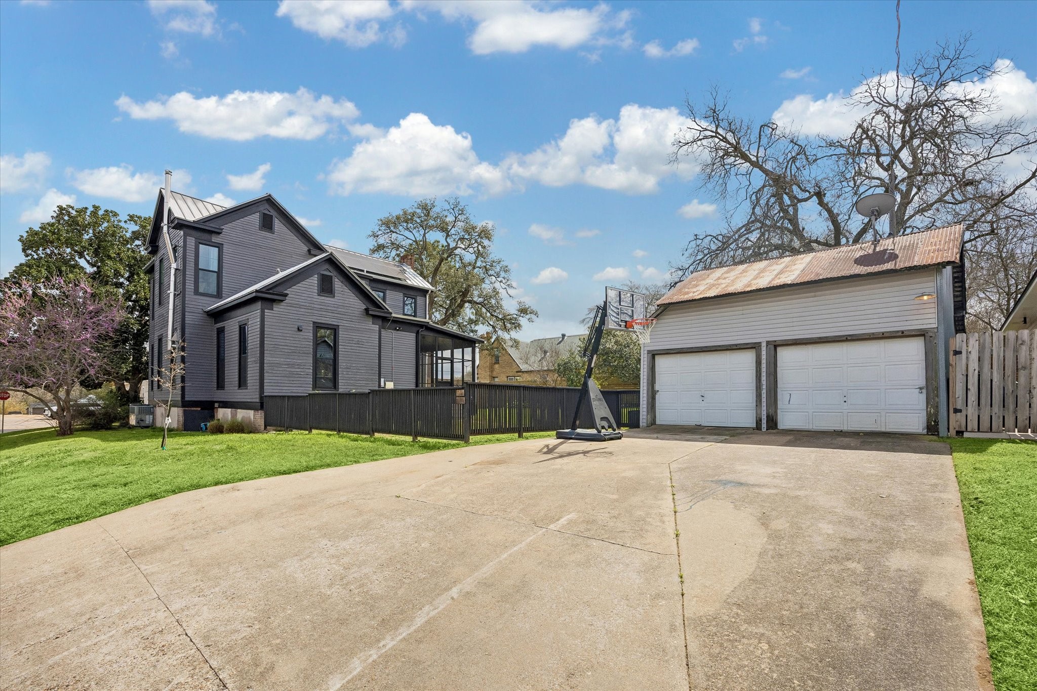 602 South Market Street Brenham, TX 77833 - Photo 34 of 35