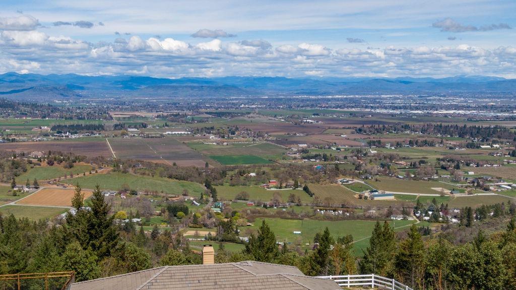 2099 Knowles Road Medford, OR 97501 - Photo 5 of 35 Additional Photo