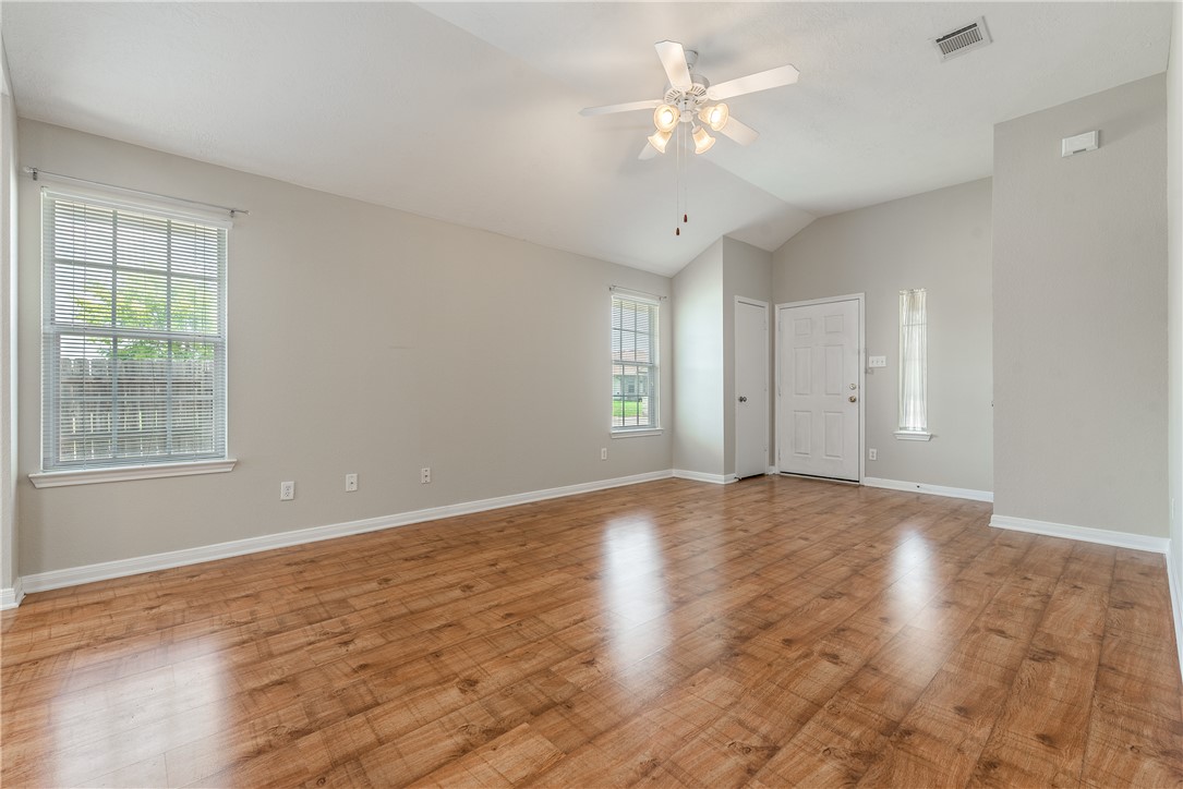 1033 Fallbrook Loop College Station, TX 77845 - Photo 6 of 16