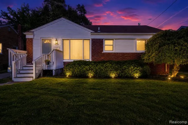 $164,900 | 1455 Jeffrey Lane, Inkster, MI 48141