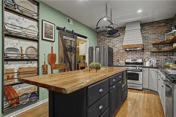 $470,000 | 704 Southwest Trailpark Court, Lee's Summit, MO 64081