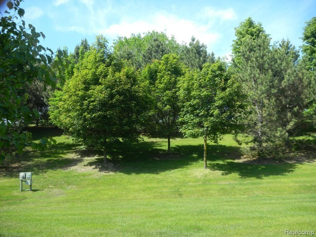 3618 Oakmonte Boulevard Rochester, MI 48306 - Photo 7 of 34 Oakmonte8.jpg