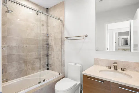 $3,350,000 | 17001 Collins Avenue, Unit 4208, Sunny Isles Beach, FL 33160