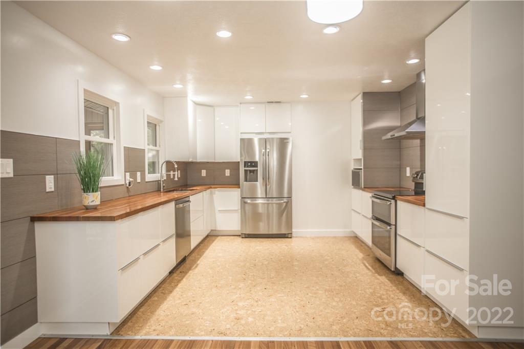 1408 North Rugby Road Hendersonville, NC 28791 - Photo 15 of 48 Gallery Image 15