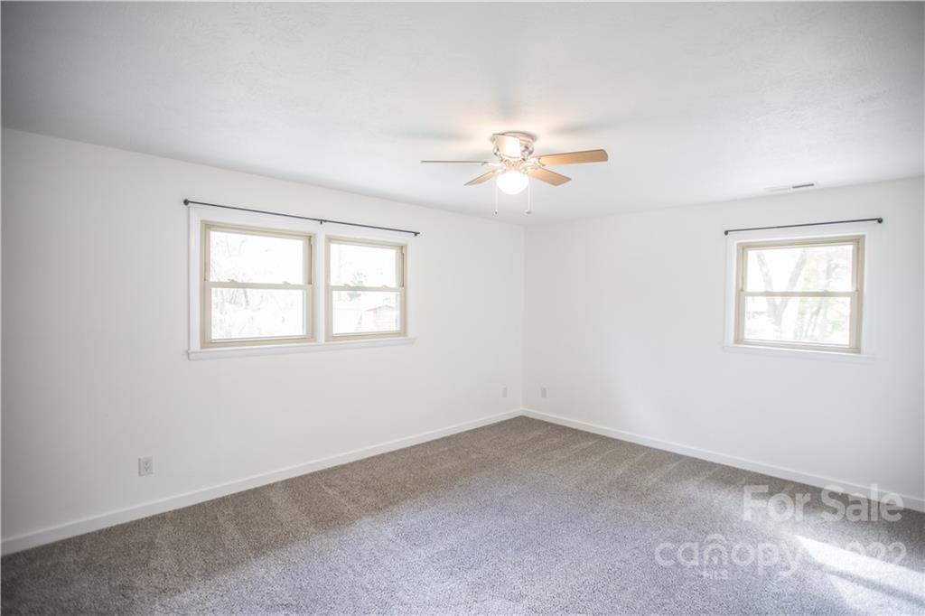 1408 North Rugby Road Hendersonville, NC 28791 - Photo 20 of 48 Gallery Image 20