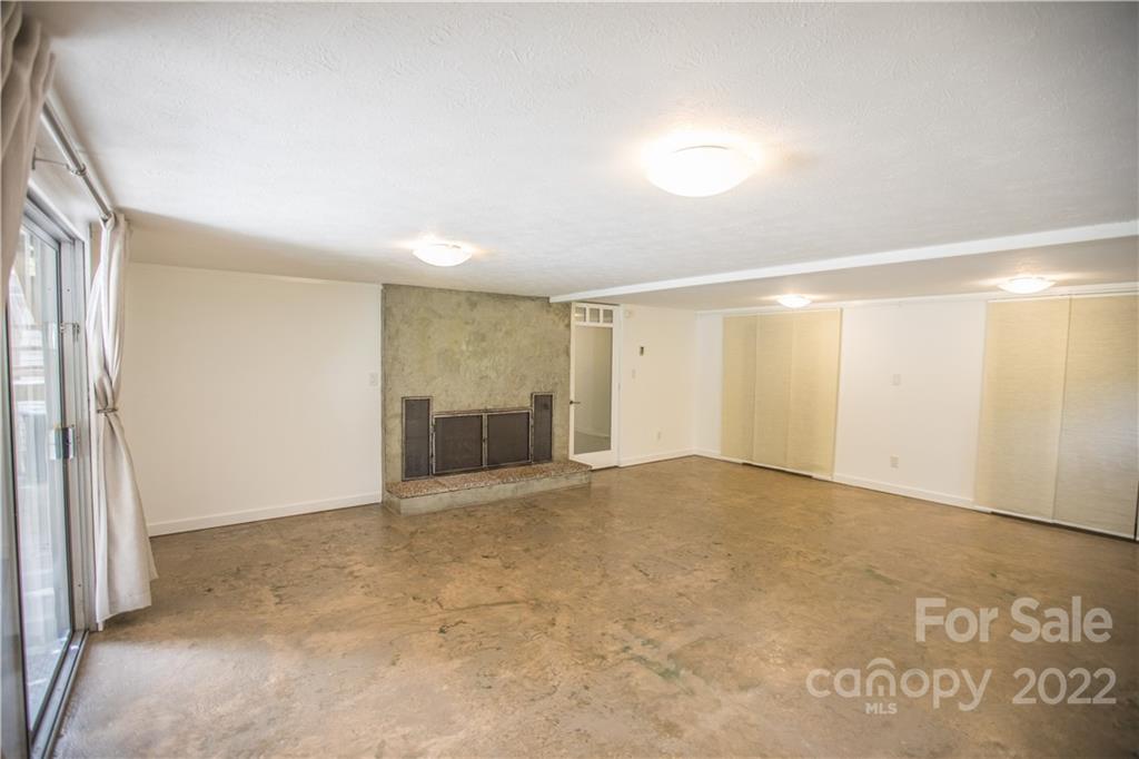 1408 North Rugby Road Hendersonville, NC 28791 - Photo 28 of 48 Gallery Image 28