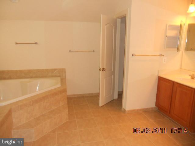 3600 Kidder Road Clinton, MD 20735 - Photo 3 of 19 Bath (Master)