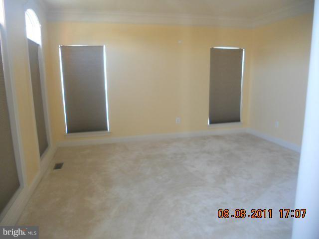 3600 Kidder Road Clinton, MD 20735 - Photo 10 of 19 Living Room